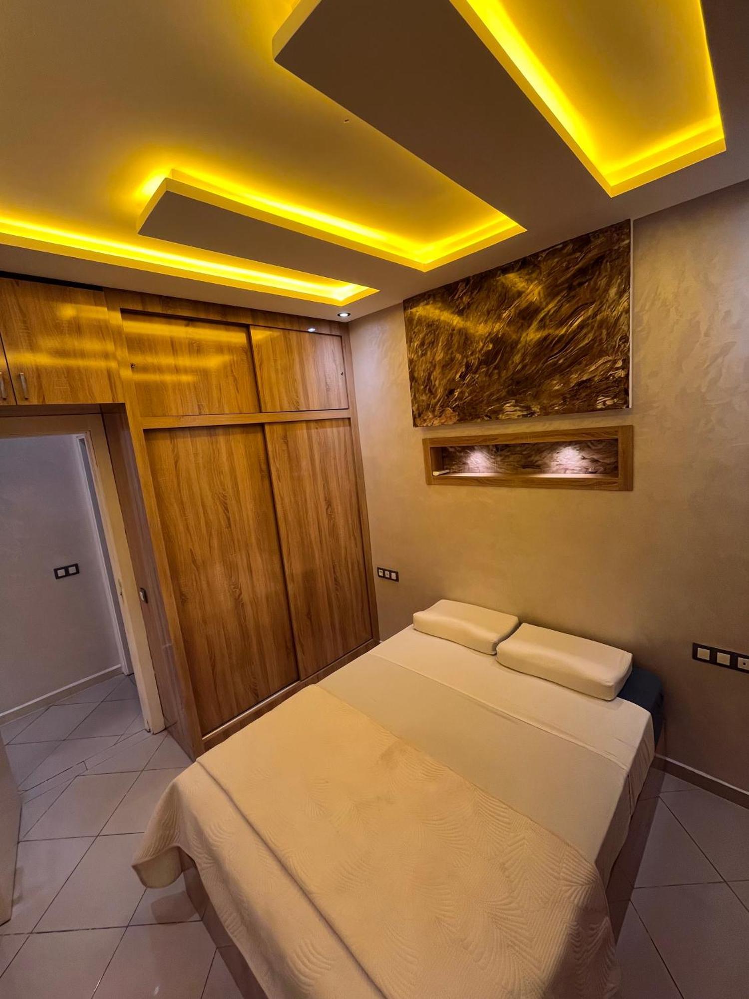 Appartement Renove Avec Style Et Parking Surveille Marrákes Kültér fotó